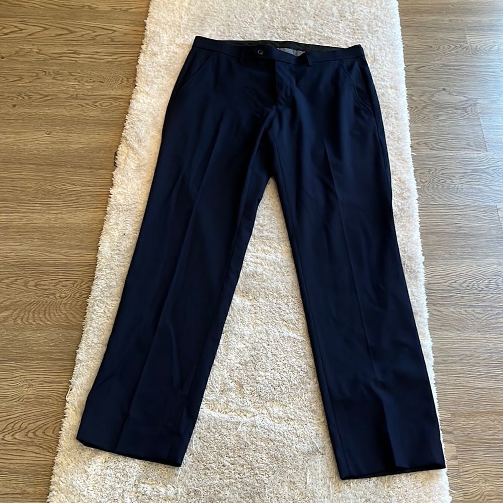 Men's Alfani navy slim fit suit pant.  32W 30L